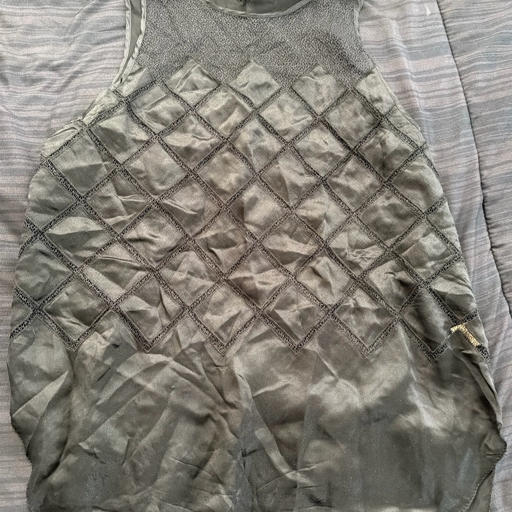 L'AGENCE Sleeveless Blouse